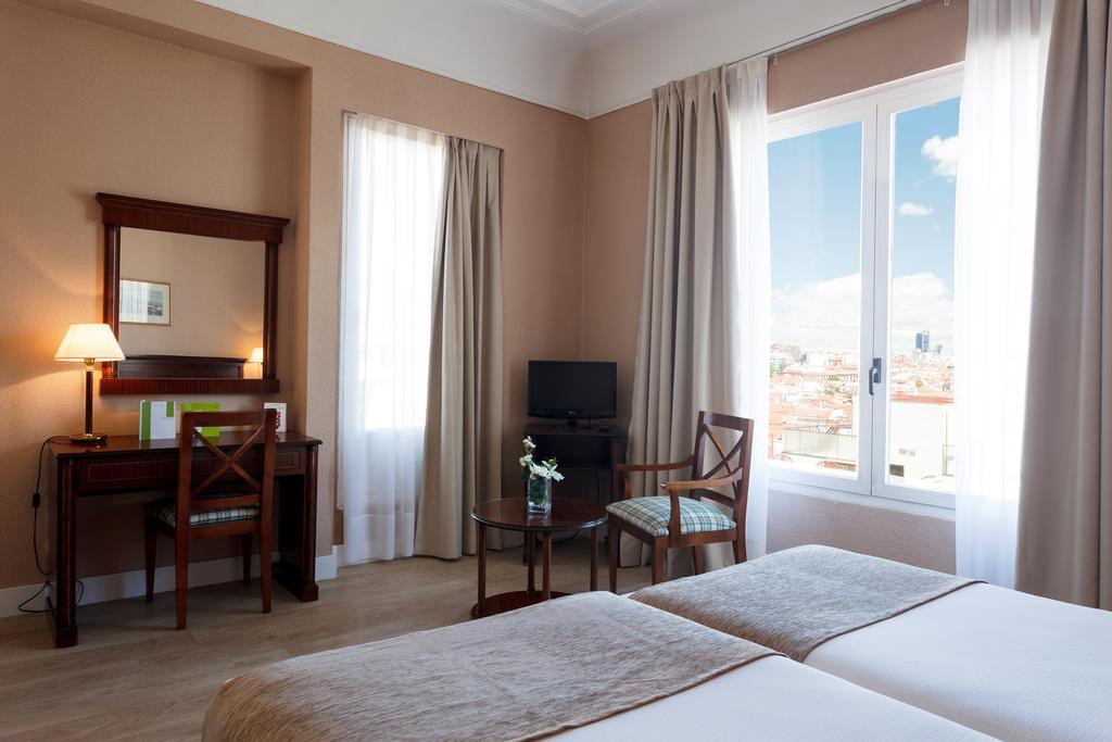 Room Mate Macarena, Madrid Gran Via Room photo