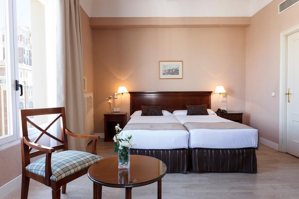 Room Mate Macarena, Madrid Gran Via Room photo